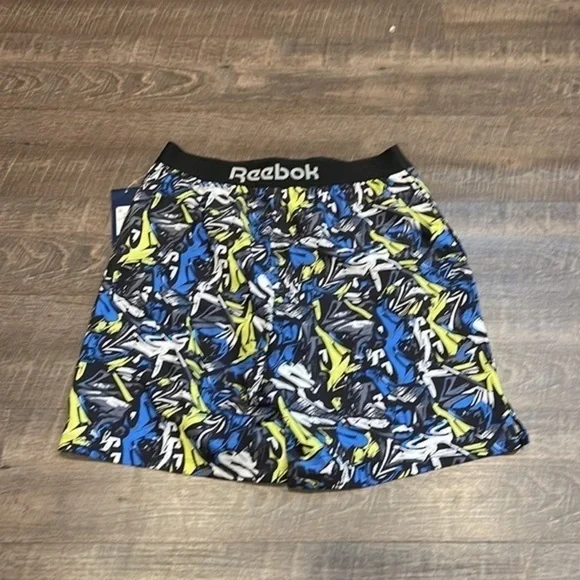 Reebok Hybrid shorts color is hero yellow - Picture 4 of 4